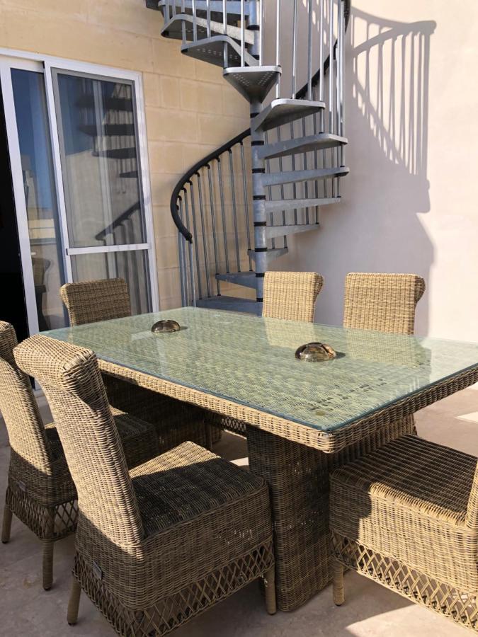Holiday Townhouse In Sliema Centre ภายนอก รูปภาพ